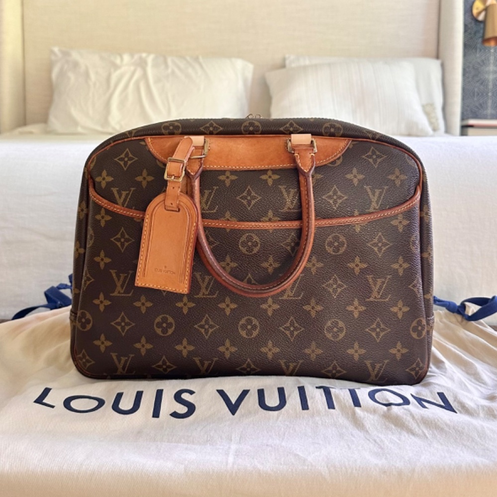 Authentic Louis Vuitton Deauville Vintage Monogram Canvas
